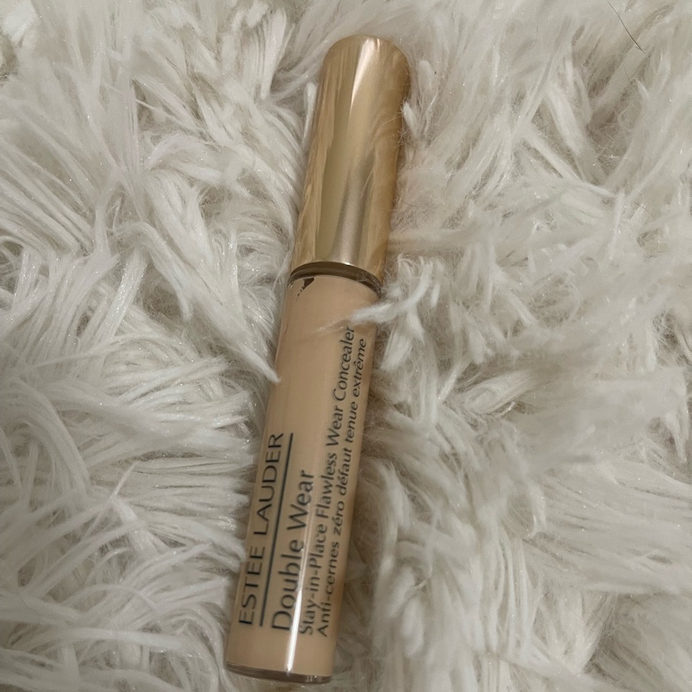 Estée Lauder Double Wear Concealer in 1N Light Neutral